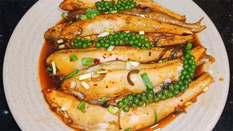 Không chỉ giàu dinh dưỡng, cá khoai còn mang lại nhiều lợi ích cho sức khỏe. Hàm lượng omega-3 trong cá giúp giảm cholesterol xấu, hỗ trợ ổn định huyết áp và hạn chế nguy cơ mắc các bệnh tim mạch. Ảnh minh họa