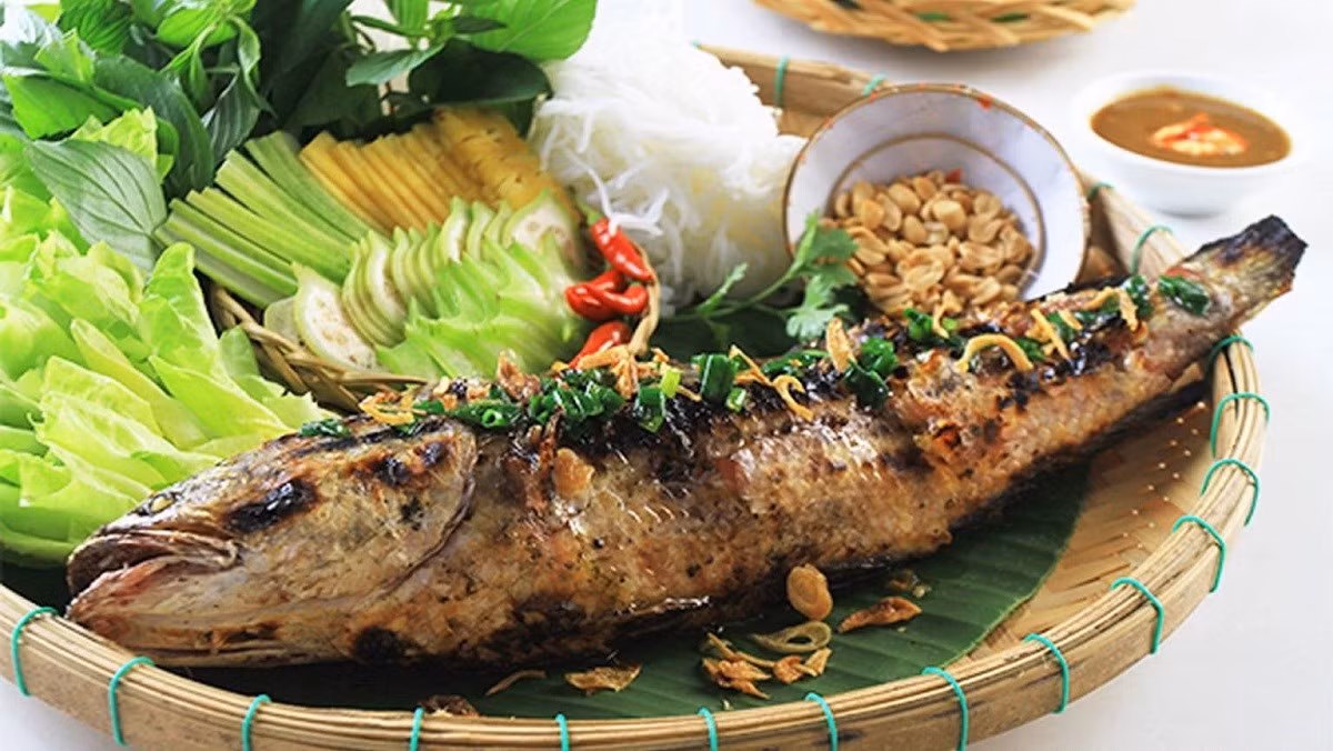 Người có hệ tiêu hóa yếu, thường xuyên đầy hơi, khó tiêu, tiêu chảy hoặc táo bón cũng được khuyến cáo hạn chế ăn cá lóc vì hàm lượng đạm cao có thể khiến triệu chứng nặng hơn. Ảnh minh họa/ Nguồn internet