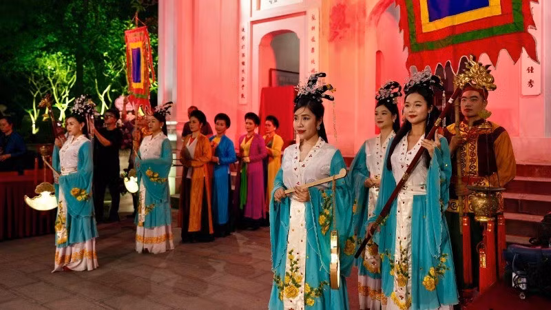 tour-dem-tieng-chuong-tran-vu.jpg