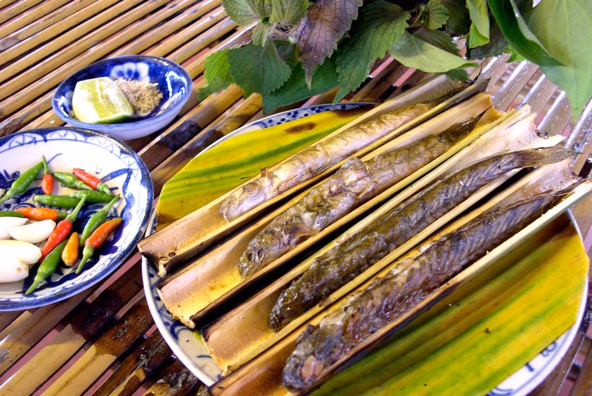 Cá kèo đặc biệt tốt cho hệ tiêu hóa. Những người thường xuyên ăn uống kém, bụng đầy, khó tiêu sẽ nhận thấy sự khác biệt khi bổ sung cá kèo vào chế độ ăn. Các enzyme tự nhiên trong cá kích thích tiêu hóa, giúp cơ thể hấp thụ dưỡng chất hiệu quả hơn, đồng thời cải thiện chức năng tỳ vị – yếu tố quan trọng để duy trì năng lượng và sức khỏe đường ruột. Ảnh minh hoạ