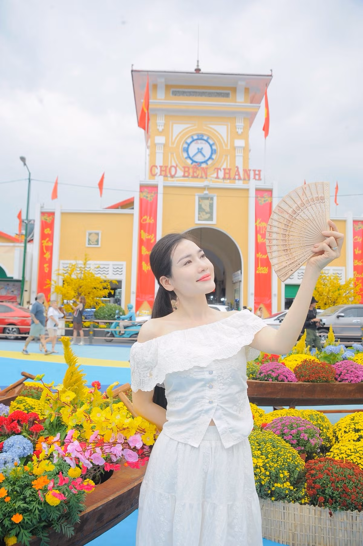 Trải qua hơn 100 năm tồn tại, Chợ Bến Thành không chỉ là nơi mua bán, giao thương sầm uất mà còn là biểu tượng kiến trúc, gắn liền với lịch sử hình thành và phát triển của TP HCM. Ảnh Mai Thoa