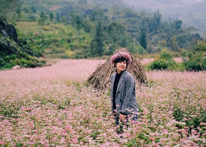 Du khách có thể khám phá phố cổ Đồng Văn, ghé Lũng Cú hay trải nghiệm chợ phiên vùng cao. Thưởng thức phở Tráng Kìm hay thắng dền nóng hổi giữa tiết trời se lạnh là một trải nghiệm khó quên. Ảnh digiticket