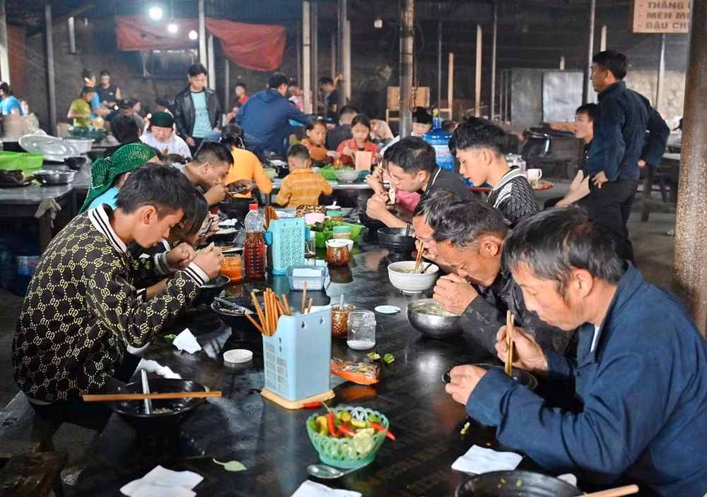 cho-phien-dong-van4.jpg