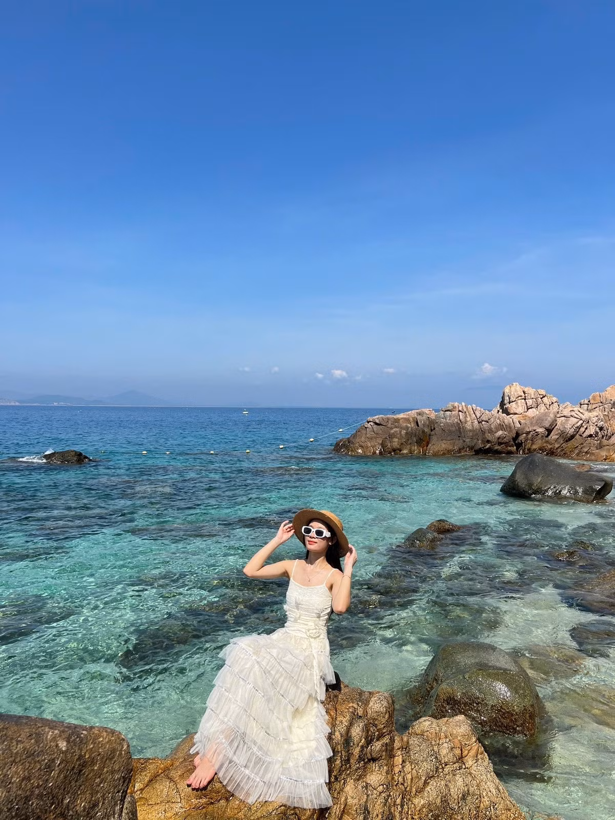 Thời điểm lý tưởng để khám phá Quy Nhơn là từ tháng 3 đến tháng 9 hàng năm. Theo anh Văn Hậu, một hướng dẫn viên du lịch sinh sống tại thành phố này, đây là khoảng thời gian nắng đẹp, biển lặng, rất thích hợp để tắm biển và di chuyển ra các đảo. Ảnh dulichquynhon