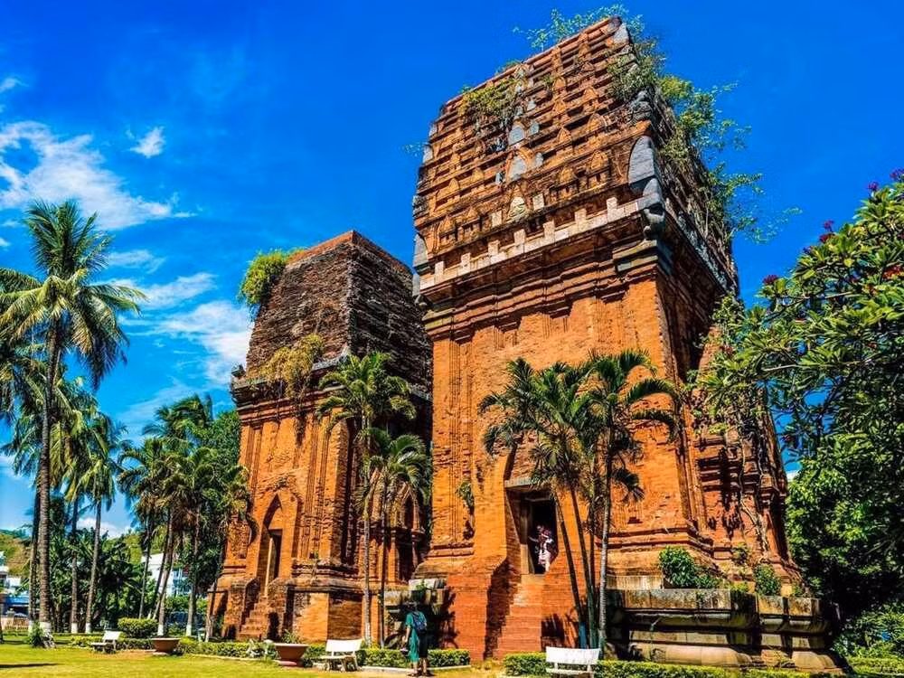 thap-doi-di-tich-kien-truc-cham-pa.jpg