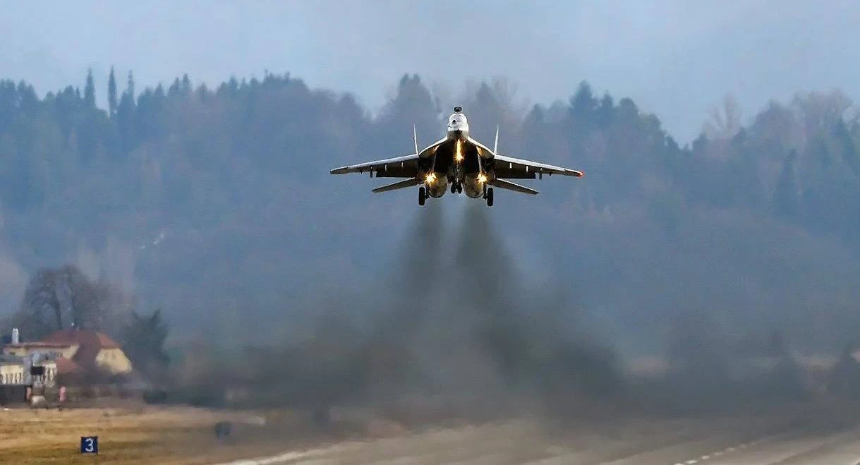 Báo Nga nghi Azerbaijan bí mật bàn giao 3 chiến đấu cơ MiG-29 cho Ukraine?