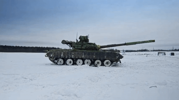 Về cơ bản, ngoại hình tăng chủ lực T-80BV không thay đổi nhiều so với phiên bản cũ, các nâng cấp chủ yếu diễn ra ở hệ thống điện tử và giáp bảo vệ.
