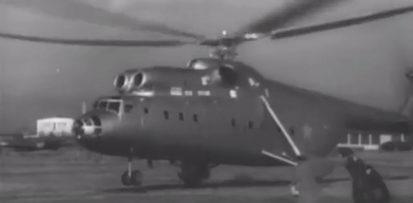 Mi-6 có trọng lượng cất cánh tối đa là 42.500 kg và có khả năng chuyên chở 70 lính dù hoặc 90 binh sĩ thường.