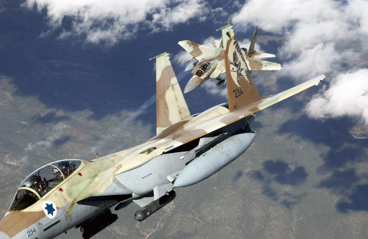 Israel liên tiếp tấn công mục tiêu Iran gần căn cứ quân sự Nga