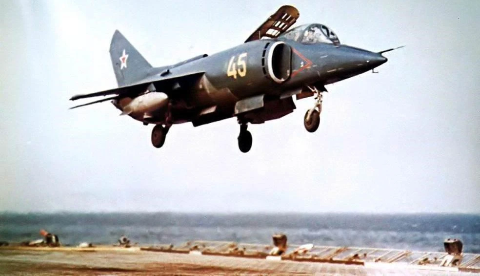 Yak-38, loại tiêm kích hạm đi trước thời đại của Liên Xô