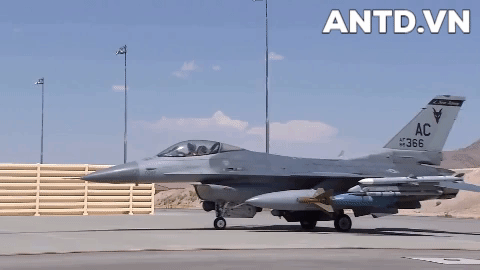 Chính quyền cựu Tổng thống Barack Obama từng hủy hợp đồng bán 66 chiếc F-16C/D Block 50 cho Đài Bắc vào năm 2011 do áp lực từ Bắc Kinh.