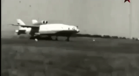 Andrii Sovenko, một nhà sử học hàng không Liên Xô cho biết: “VVA-14 là một chiếc thuyền bay cất cánh từ mặt nước, hạ cánh theo phương thẳng đứng, bay như một chiếc máy bay thông thường”. Năm 2005, Sovenko gặp Nikolai Pogorelov, trợ lý của Robert Bartini trong giai đoạn thiết kế máy bay.