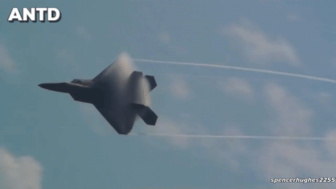 F-22 Raptor có thể đạt đến vận tốc siêu thanh mà không cần đốt nhiên liệu lần 2, cho phép nó bay nhanh và xa hơn. Việc đốt nhiên liệu lần 2 giúp máy bay tăng tốc nhanh chóng, nhưng lại cực kỳ tốn nhiên liệu.