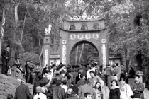 Không nên thu phí ở nơi tôn nghiêm