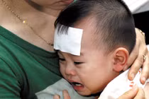 Chế độ ăn uống khi trẻ sốt