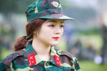 Nữ MC Truyền hình quốc phòng xinh đẹp như hot girl