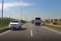Tài xế đi ngược chiều cao tốc Hà Nội – Thái Nguyên bị phạt 17 triệu