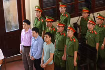 Các bị cáo khai gì trong phần xét hỏi vụ án chạy thận 8 người tử vong?