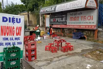 Thanh niên bị truy đuổi, đâm chết trong trung tâm thể thao