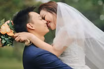 Ảnh cưới "tình như cái bình" của vợ chồng Nhật Anh Trắng