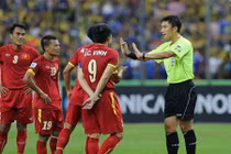 Trọng tài xử ép ĐT Việt Nam ở AFF Cup 2014 bắt chung kết U23?