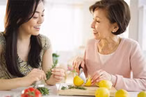 Mẹ chồng miền Tây cưng chiều nàng dâu 2 lần đò hết mực
