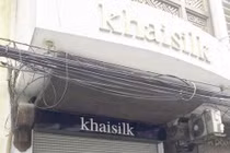 Chuỗi cửa hàng Khaisilk đồng loạt đóng cửa, dán thông báo ‘kiểm tra điều chỉnh hàng hóa’