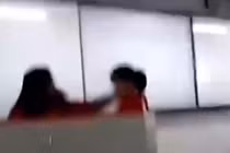 Làm sai bài tập, bé gái bị cô giáo giáng "liên hoàn tát"
