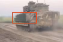 Xe chiến đấu M2A2 Bradley Mỹ cho Ukraine xuất hiện với áo giáp mới