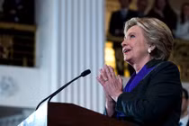 Bà Hillary Clinton đổ lỗi Giám đốc FBI khiến bà thất cử
