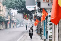 Giờ phút hiếm có sáng mồng 1 Tết, Hà Nội bình yên đến lạ