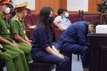 “Dì ghẻ” Quỳnh Trang bình tĩnh tại tòa, bị cáo Thái luôn cúi mặt
