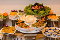 Muốn ăn buffet không bị lỗ, hãy tránh 5 xa món này