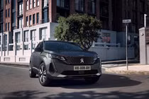  Peugeot 3008 2020 có gì mà "uống" xăng ít hơn cả xe máy?