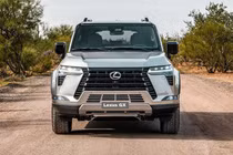 Tận thấy SUV hạng sang Lexus GX bọc thép chống đạn của Inkas