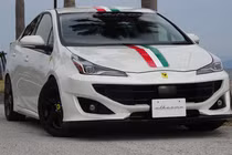 “Hô biến” Toyota Prius thành siêu xe Ferrari FF chỉ 41 triệu đồng