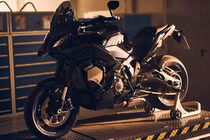 BMW M1000 XR - siêu môtô thể thao đa dụng rục rịch ra mắt
