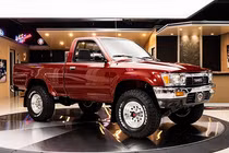 Toyota Hilux "trùm mền" 30 năm, hơn 1 tỷ đồng tại Mỹ