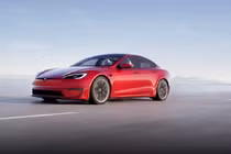 Tesla tuyển tài xế lái thử xe, thù lao từ 426.000 - 1,136 triệu đồng/giờ