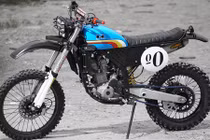 Môtô Kawasaki KLX250 phong cách thời trang thập niên 70 