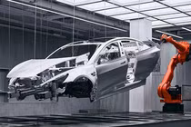 Xe điện Tesla được lắp ráp hoàn chỉnh chỉ trong 45 giây