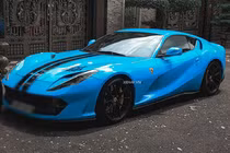 "Siêu ngựa" Ferrari 812 Superfast hơn 27 tỷ của đại gia Sài Gòn