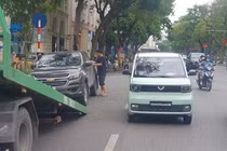 Wuling Hongguang Mini EV điện giá rẻ chạy thử trên phố Hà Nội