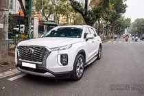 Xe Hyundai Palisade tiền tỷ lăn bánh trên phố Hà Nội 