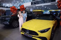Mercedes-AMG SL43 hơn 7 tỷ của Chi Bảo mua tặng vợ kém 16 tuổi