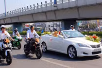Hàng chục môtô PKL tại Sài Gòn rầm rộ "đưa nàng về dinh"