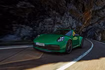 Porsche 911 Carrera T 2023 - chiếc "siêu xe" giá rẻ gần 3 tỷ đồng