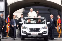 Giáo hoàng Francis và những chiếc ôtô đặc biệt từng đồng hành 