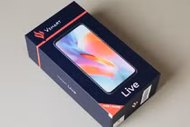 Vsmart Live: Không tai thỏ, cảm biến vân tay dưới màn hình