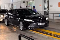 Toyota Camry biển "ngũ quý 8" ở Hà Nội bán gần 4 tỷ đã có chủ